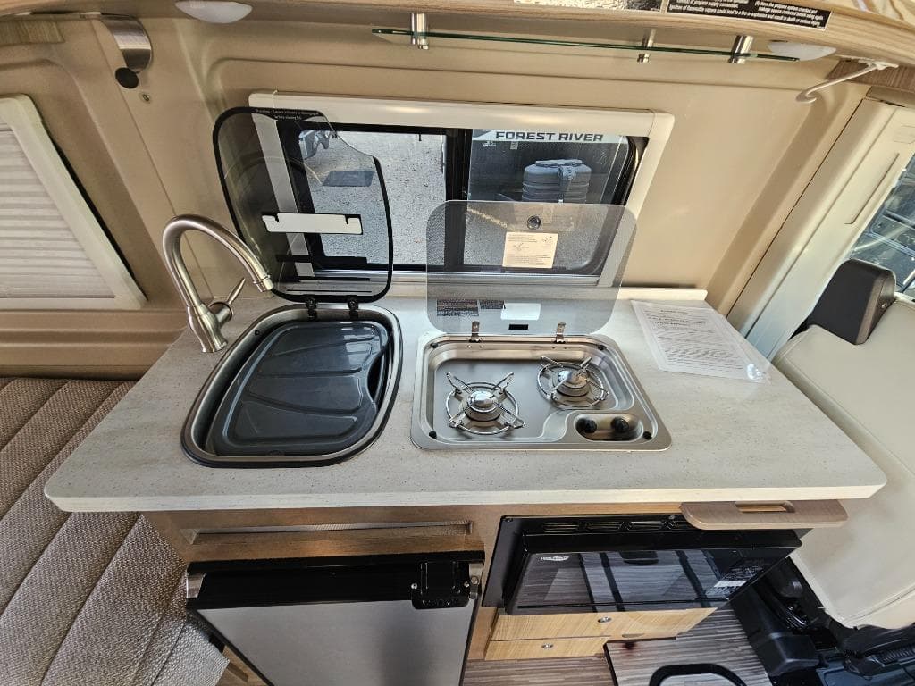 2019 Winnebago 2019 Winnebago Travato - thumbnail 15