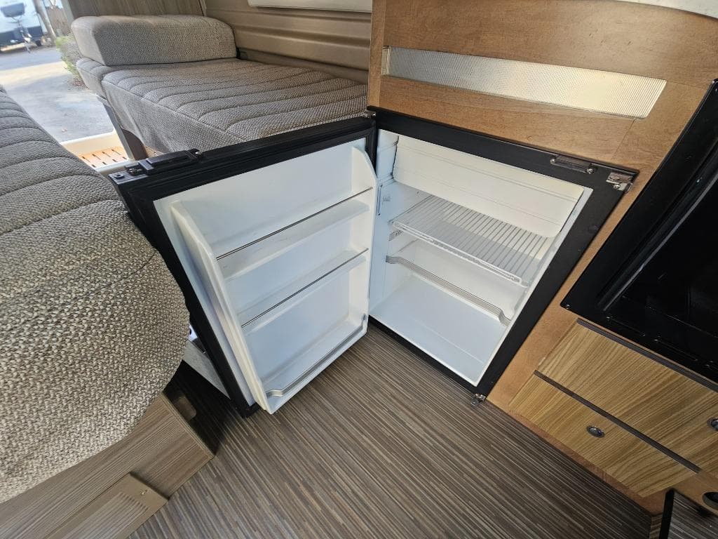2019 Winnebago 2019 Winnebago Travato - thumbnail 17