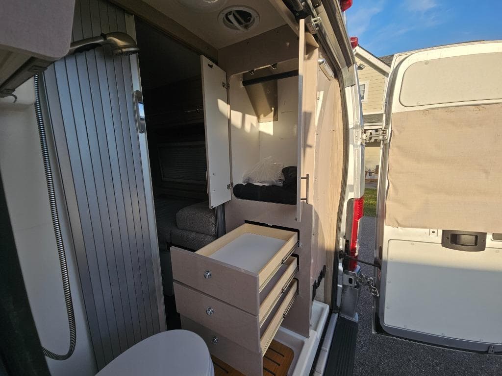 2019 Winnebago 2019 Winnebago Travato - thumbnail 21