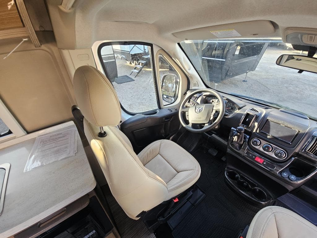 2019 Winnebago 2019 Winnebago Travato - thumbnail 24