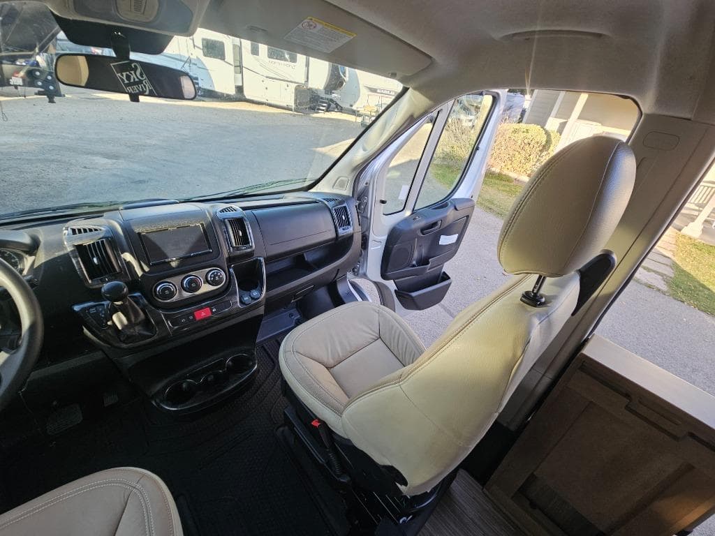2019 Winnebago 2019 Winnebago Travato - thumbnail 27
