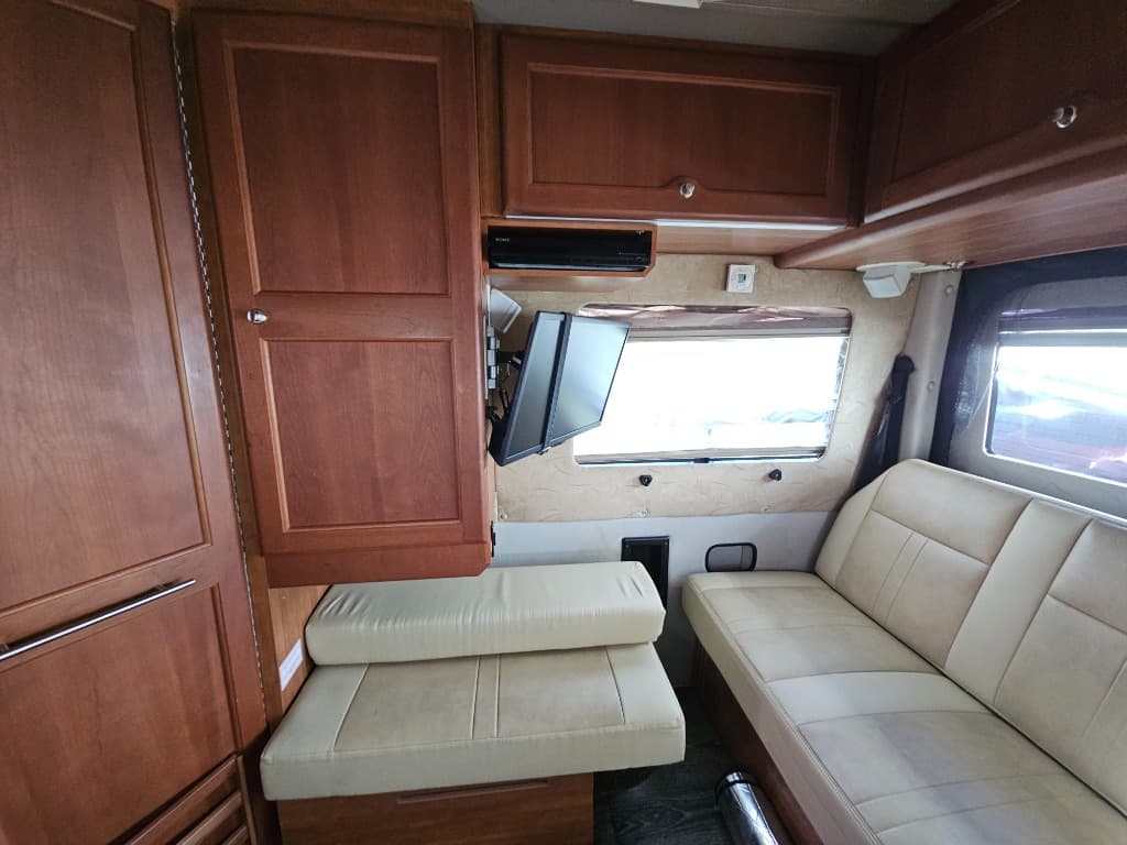 2015 Roadtrek 2015 Roadtrek Adventurous - thumbnail 15