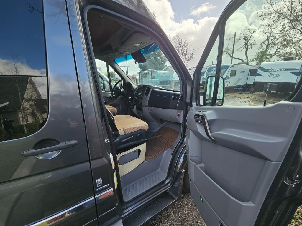 2015 Roadtrek 2015 Roadtrek Adventurous - thumbnail 39