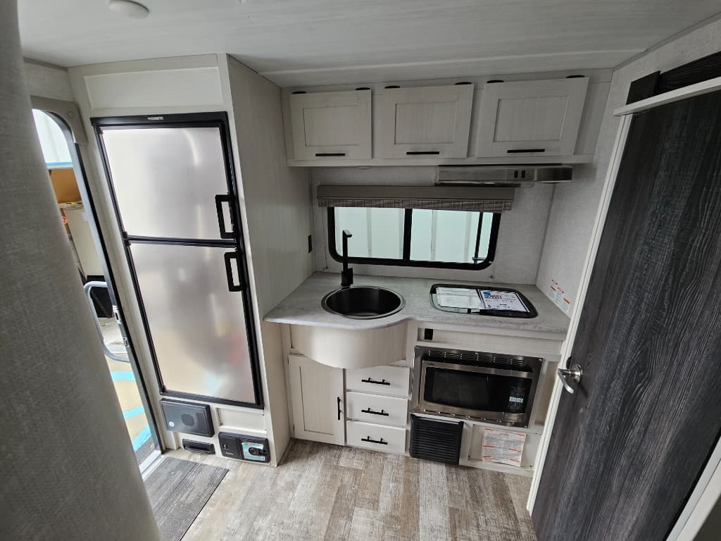 2021 Forest River 2021 Forest River R-Pod - thumbnail 3