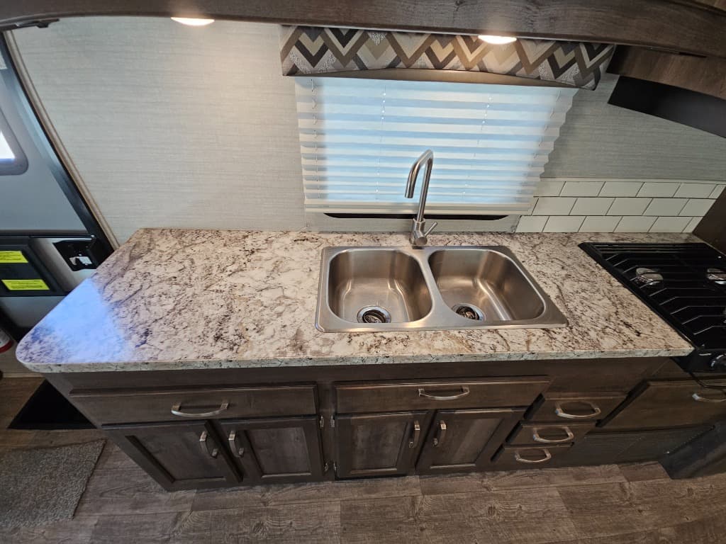 2018 Jayco 2018 Jayco Redhawk - thumbnail 25