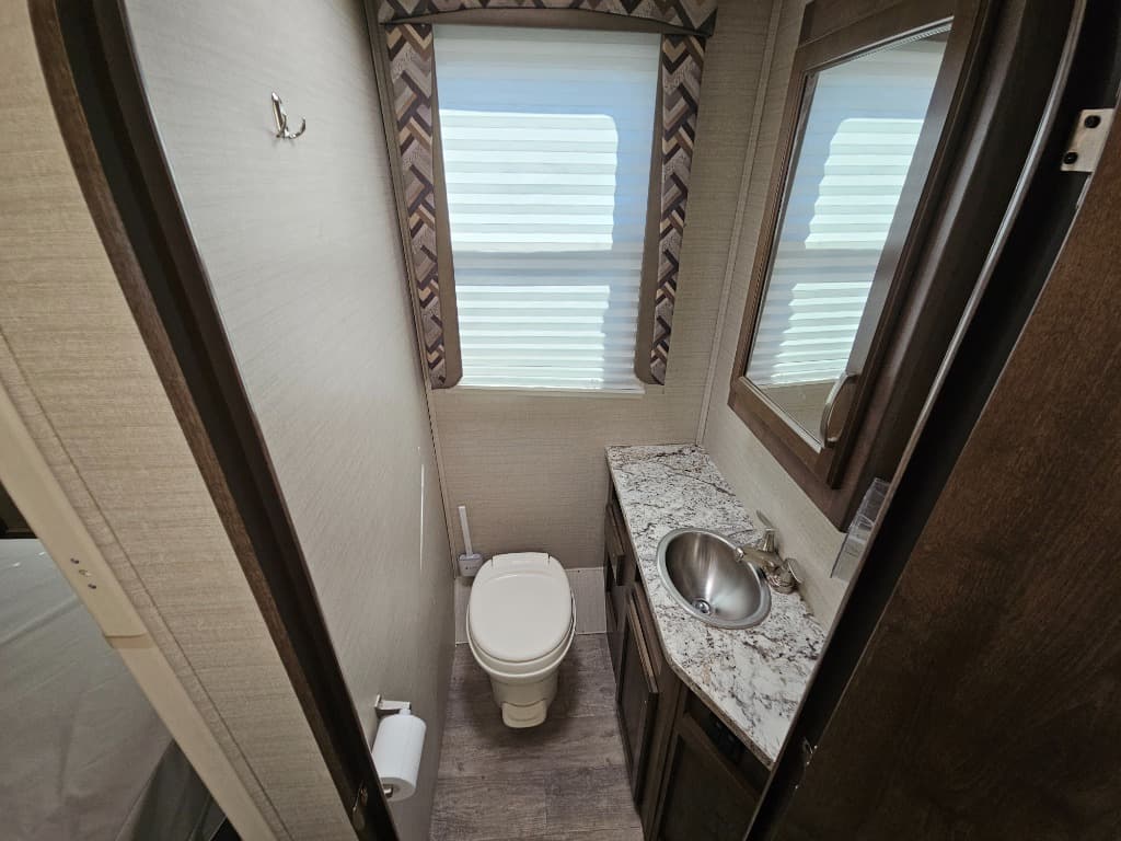 2018 Jayco 2018 Jayco Redhawk - thumbnail 33