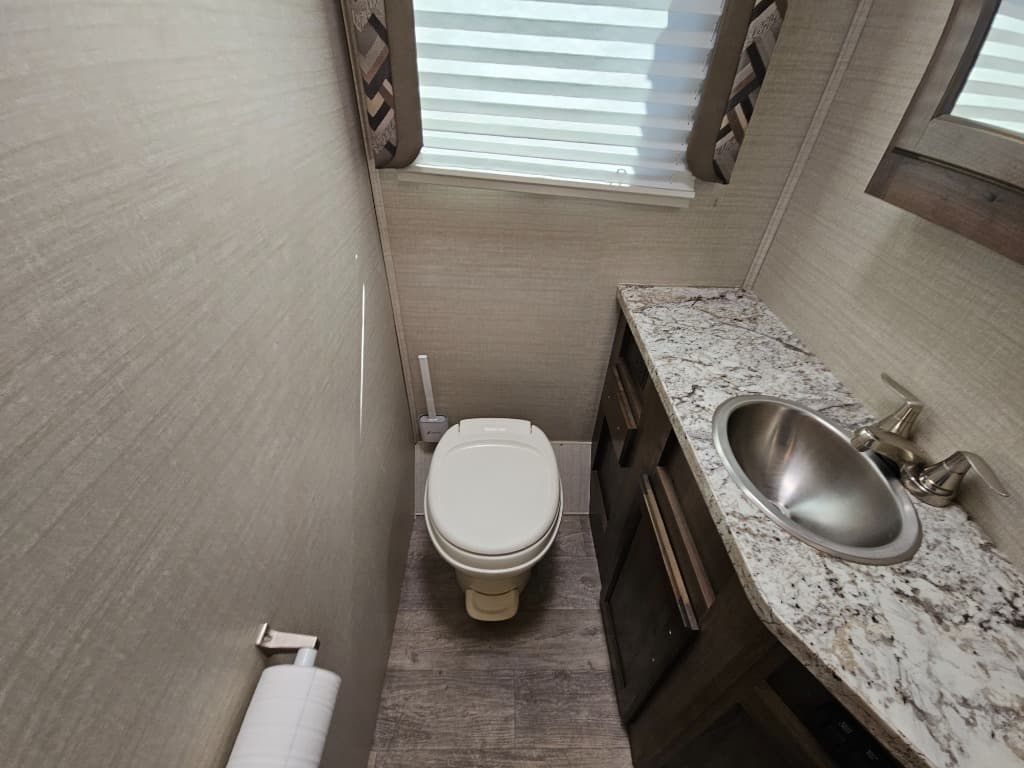 2018 Jayco 2018 Jayco Redhawk - thumbnail 34