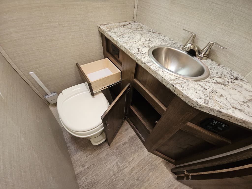 2018 Jayco 2018 Jayco Redhawk - thumbnail 37