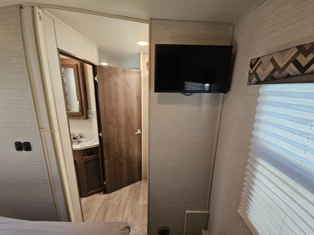 2018 Jayco 2018 Jayco Redhawk - thumbnail 42