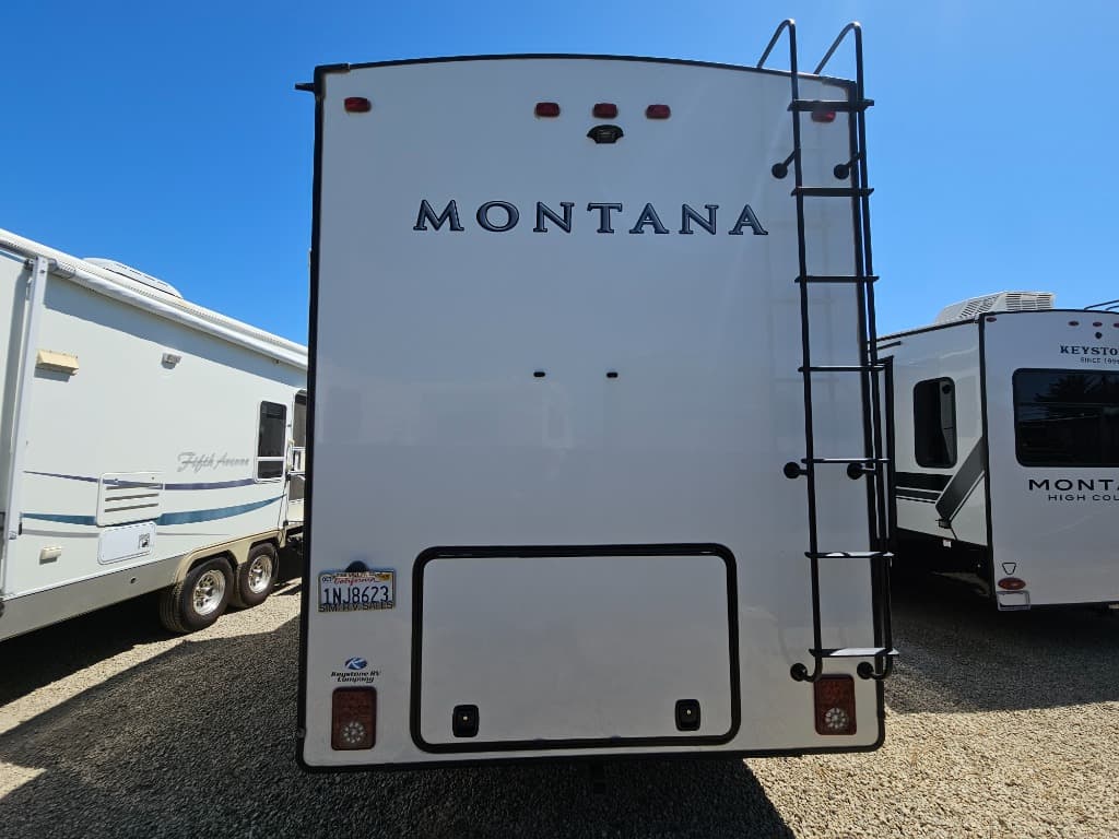 2021 Keystone RV 2021 Keystone RV Montana - thumbnail 3