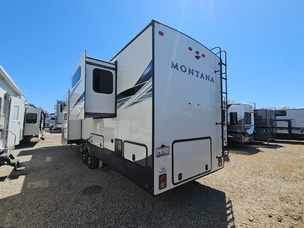 2021 Keystone RV 2021 Keystone RV Montana - thumbnail 4