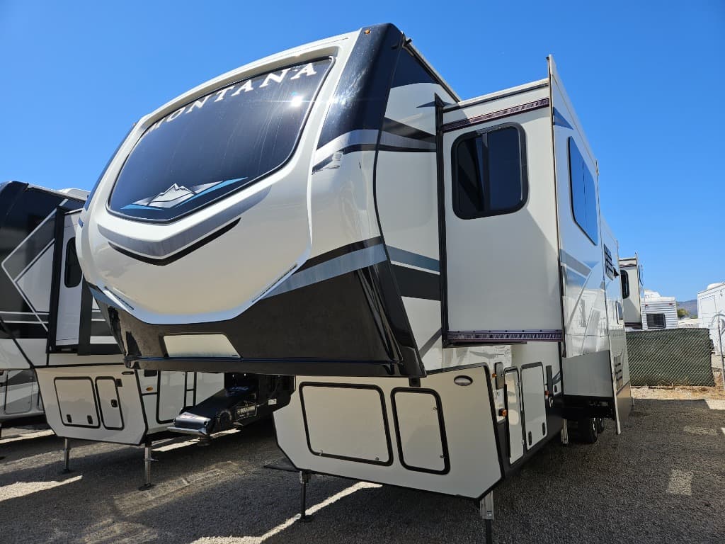 2021 Keystone RV 2021 Keystone RV Montana - thumbnail 5