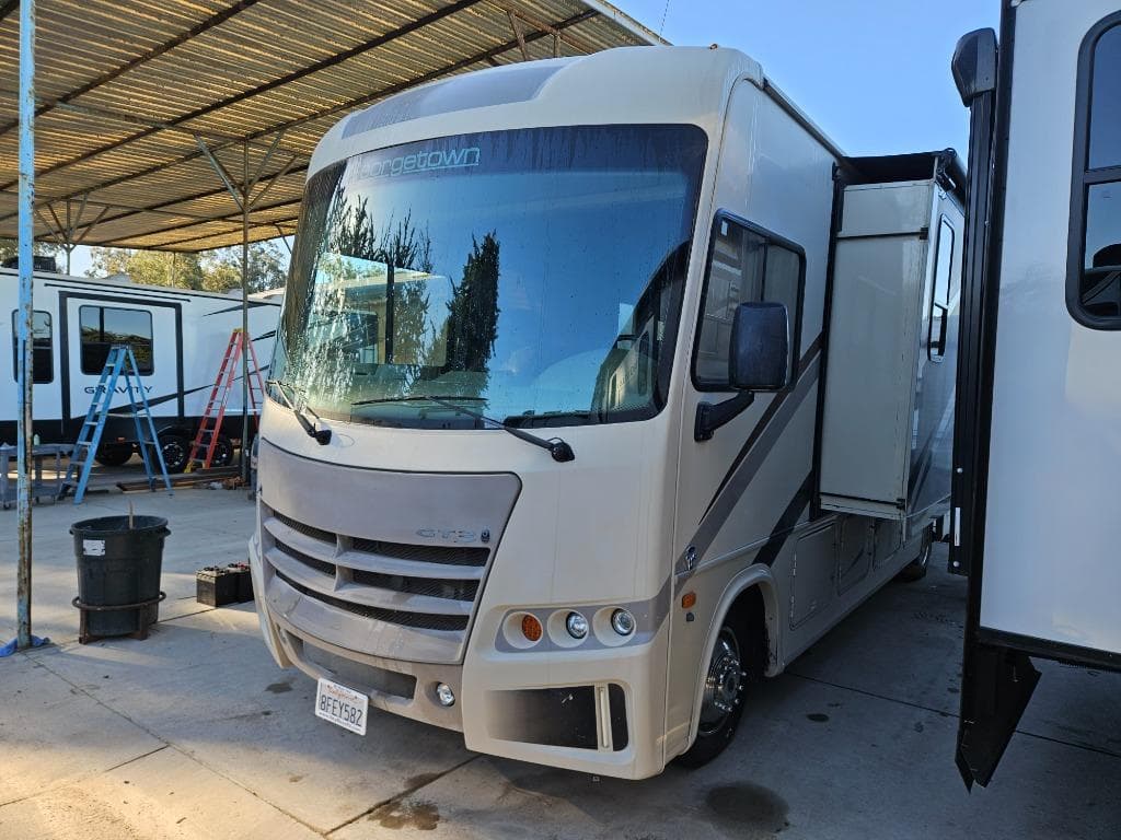 2019 Forest River RV 2019 Forest River RV Georgetown 3 Series - thumbnail 5