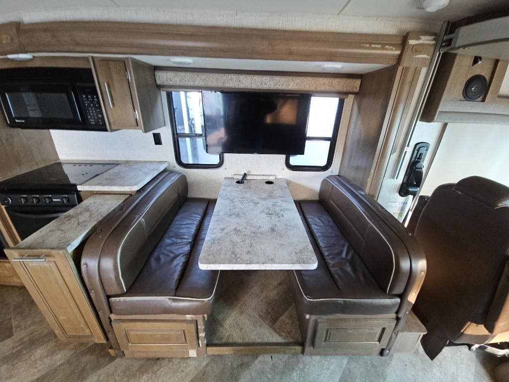2019 Forest River RV 2019 Forest River RV Georgetown 3 Series - thumbnail 12