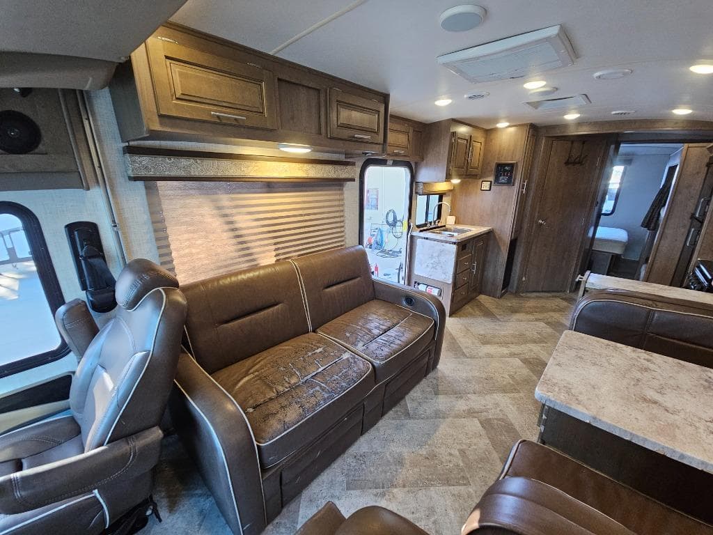 2019 Forest River RV 2019 Forest River RV Georgetown 3 Series - thumbnail 15