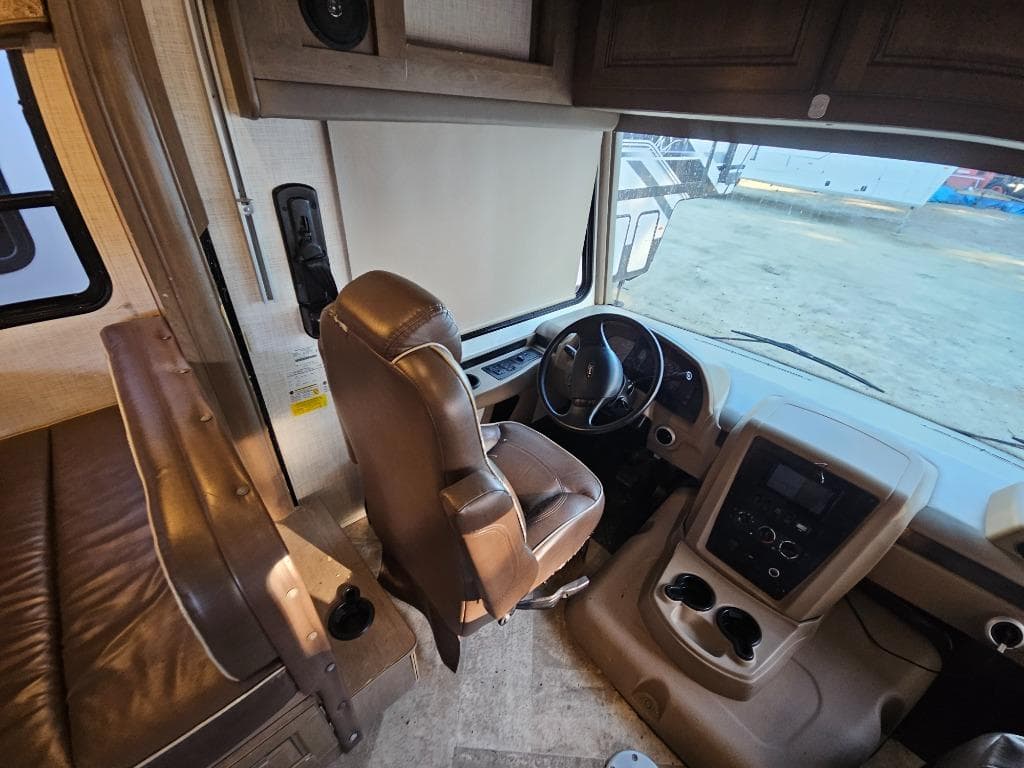 2019 Forest River RV 2019 Forest River RV Georgetown 3 Series - thumbnail 17