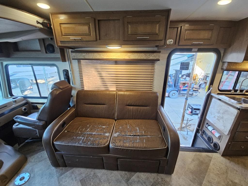 2019 Forest River RV 2019 Forest River RV Georgetown 3 Series - thumbnail 21