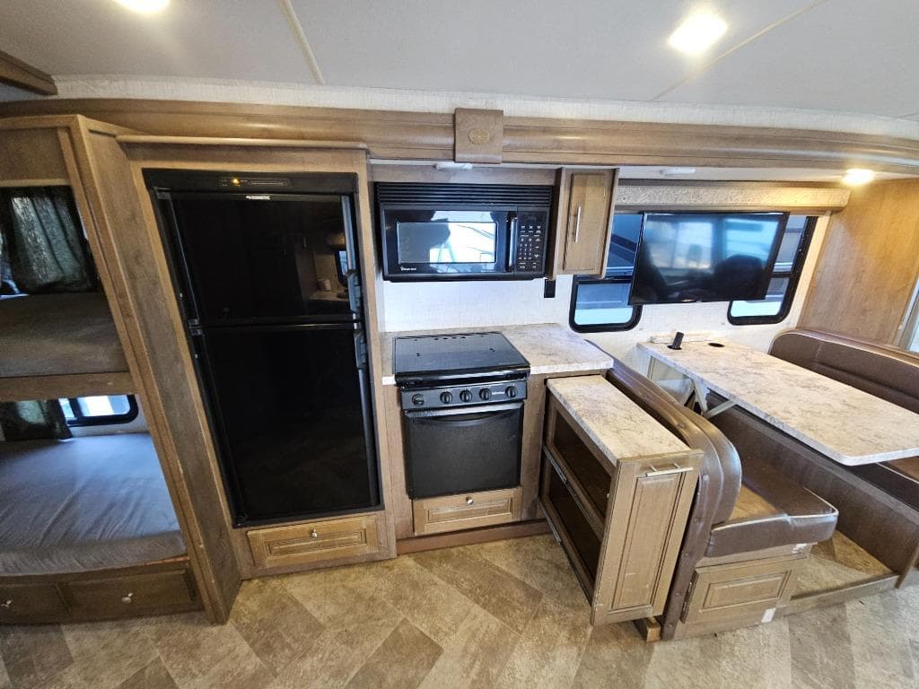 2019 Forest River RV 2019 Forest River RV Georgetown 3 Series - thumbnail 24