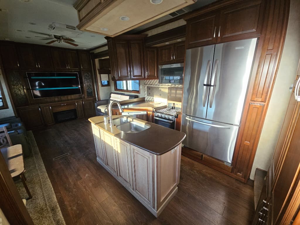 2016 DRV 2016 DRV Mobile Suites Estates - thumbnail 6