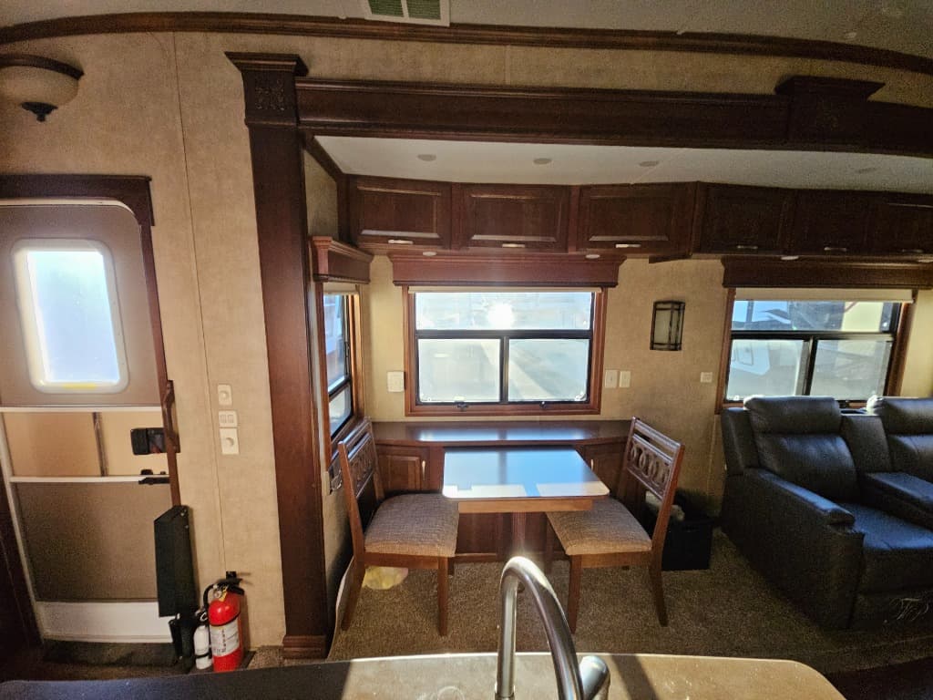 2016 DRV 2016 DRV Mobile Suites Estates - thumbnail 8