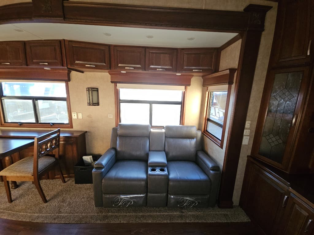 2016 DRV 2016 DRV Mobile Suites Estates - thumbnail 10