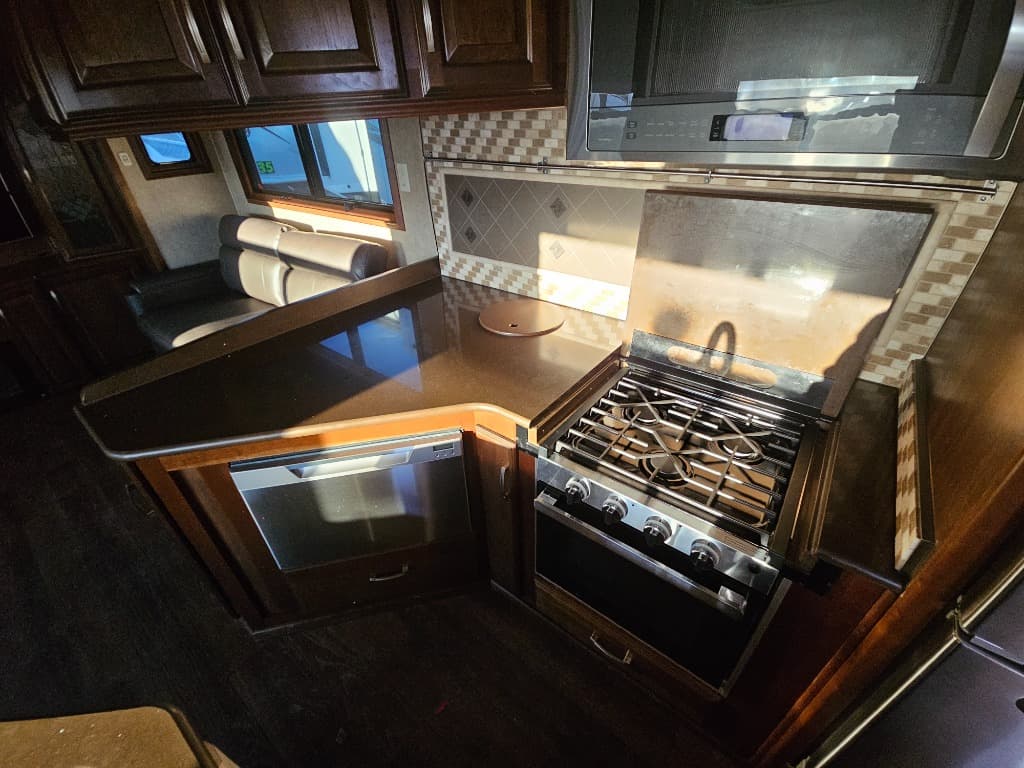 2016 DRV 2016 DRV Mobile Suites Estates - thumbnail 23