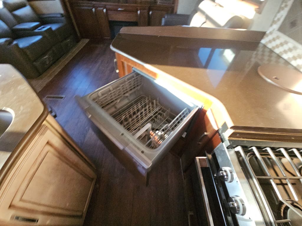 2016 DRV 2016 DRV Mobile Suites Estates - thumbnail 26