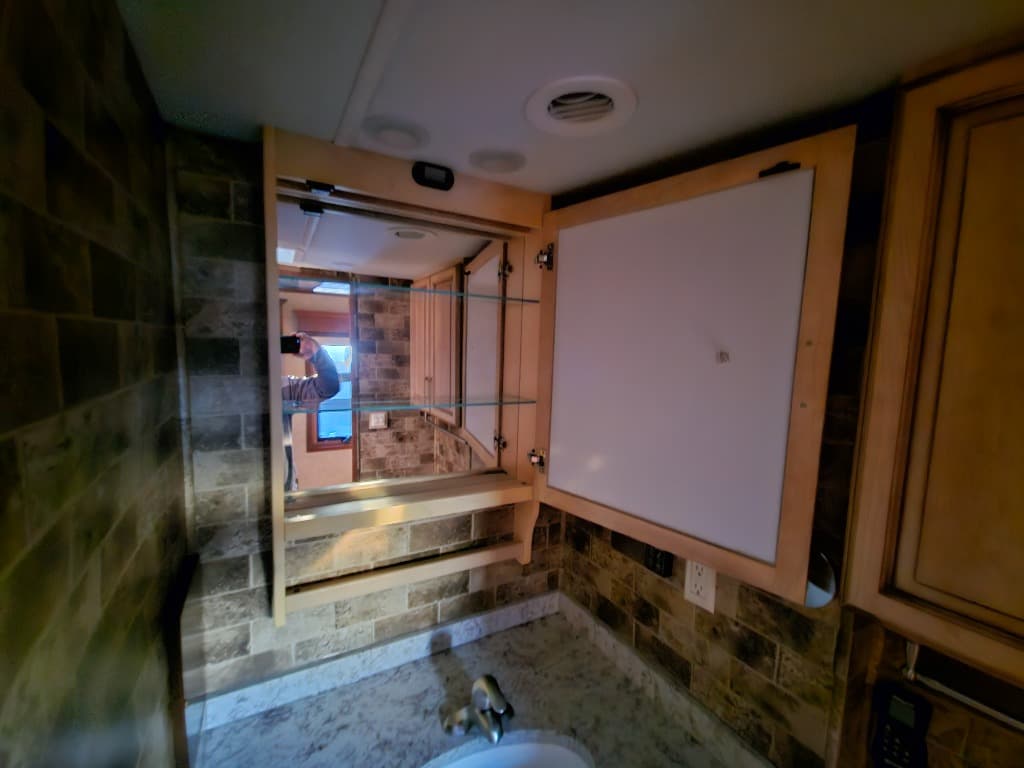 2016 DRV 2016 DRV Mobile Suites Estates - thumbnail 36