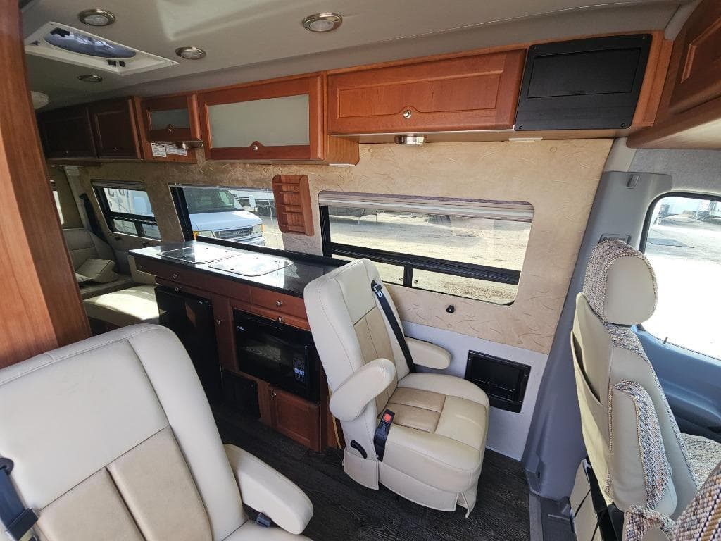 2014 Roadtrek 2014 Roadtrek Adventurous - thumbnail 7