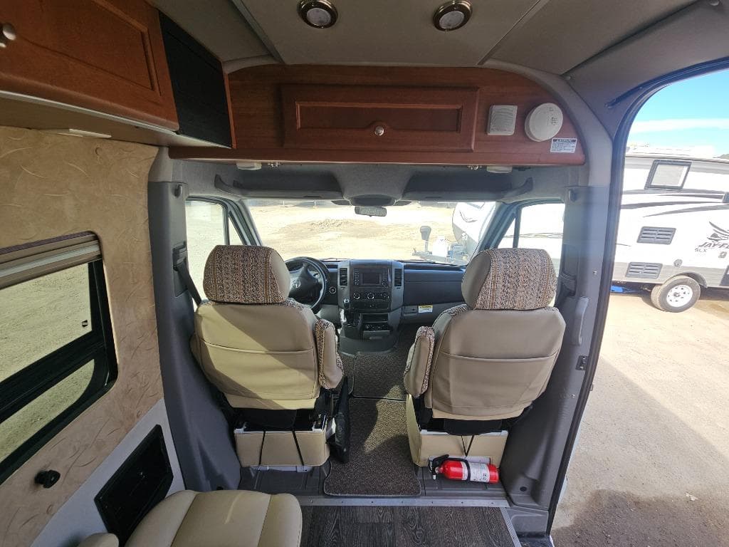 2014 Roadtrek 2014 Roadtrek Adventurous - thumbnail 8