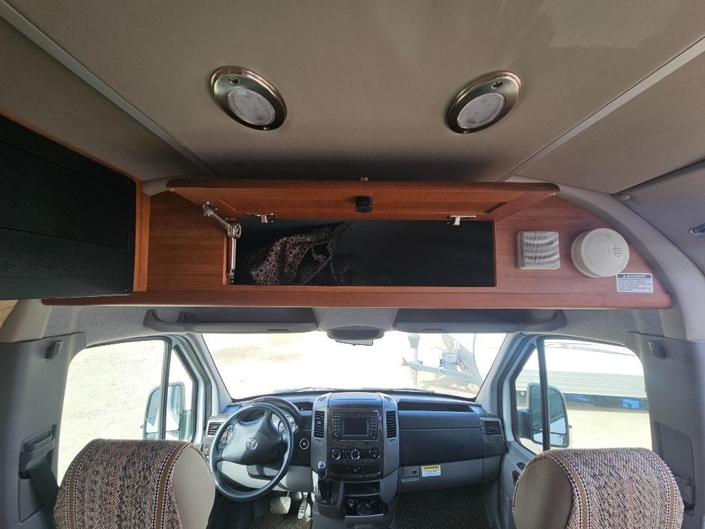 2014 Roadtrek 2014 Roadtrek Adventurous - thumbnail 9