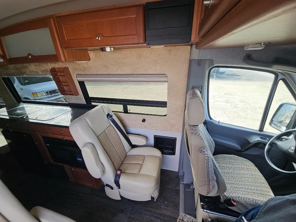 2014 Roadtrek 2014 Roadtrek Adventurous - thumbnail 14