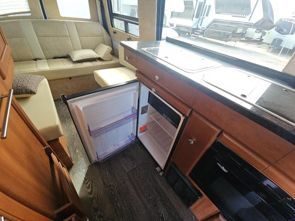 2014 Roadtrek 2014 Roadtrek Adventurous - thumbnail 23