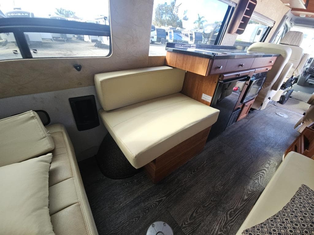 2014 Roadtrek 2014 Roadtrek Adventurous - thumbnail 27