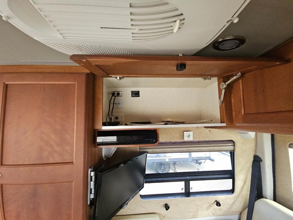 2014 Roadtrek 2014 Roadtrek Adventurous - thumbnail 35