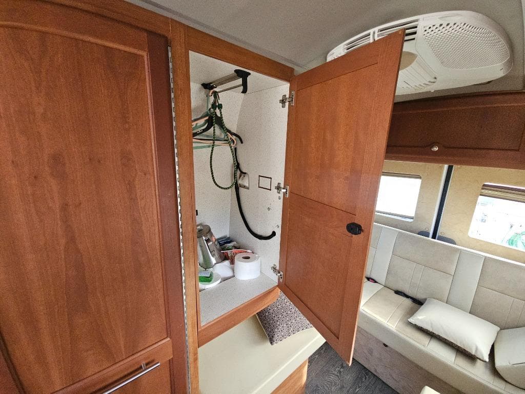 2014 Roadtrek 2014 Roadtrek Adventurous - thumbnail 36