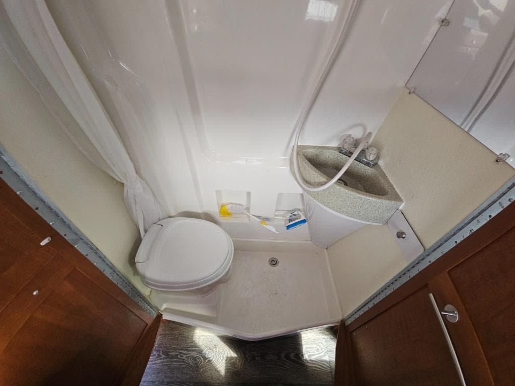 2014 Roadtrek 2014 Roadtrek Adventurous - thumbnail 38