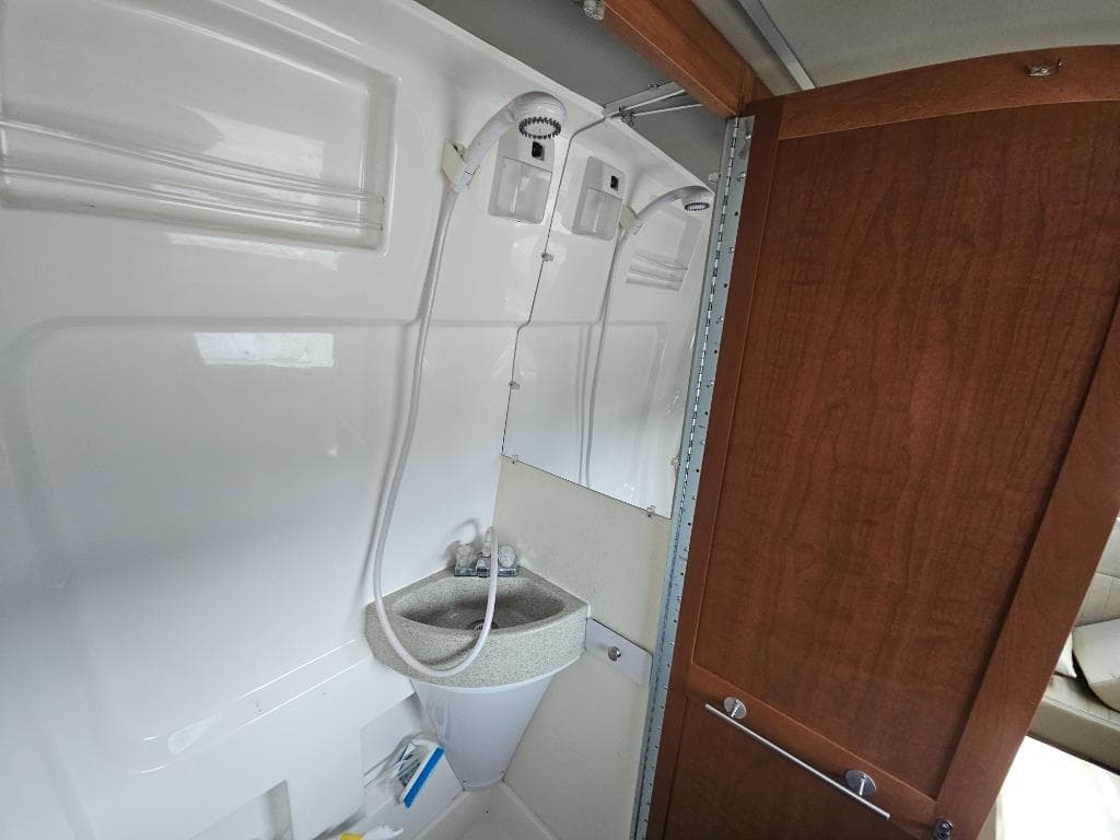 2014 Roadtrek 2014 Roadtrek Adventurous - thumbnail 39