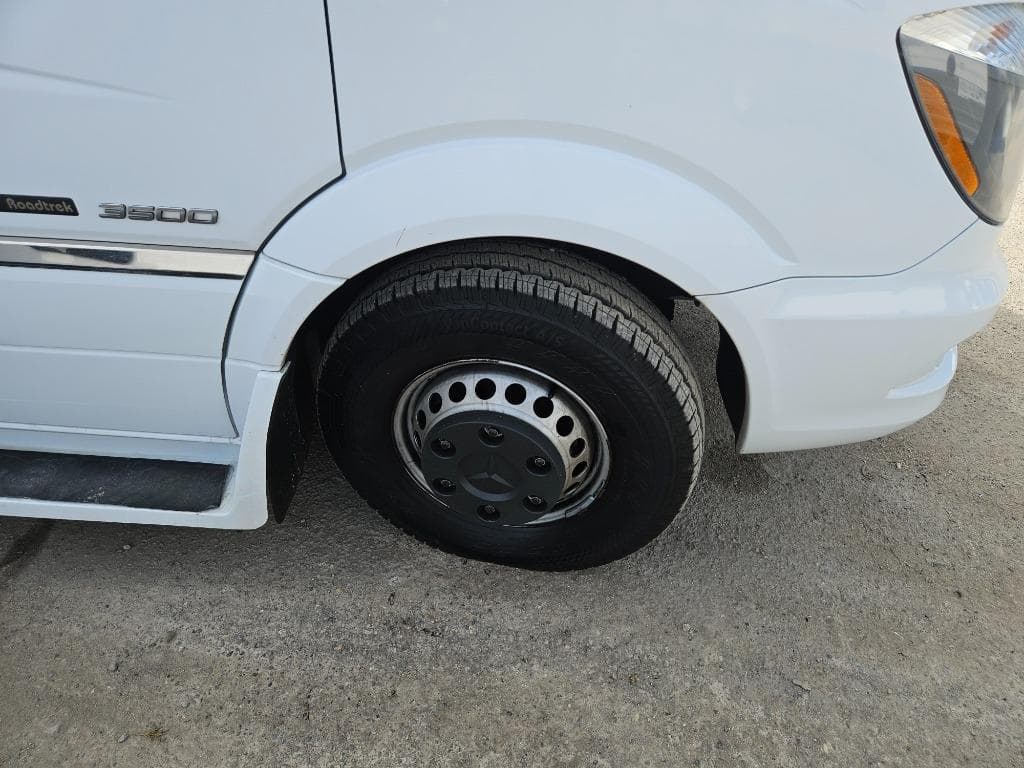 2014 Roadtrek 2014 Roadtrek Adventurous - thumbnail 40