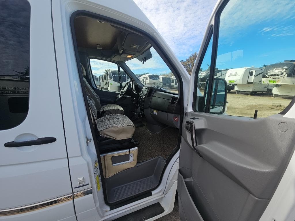 2014 Roadtrek 2014 Roadtrek Adventurous - thumbnail 50