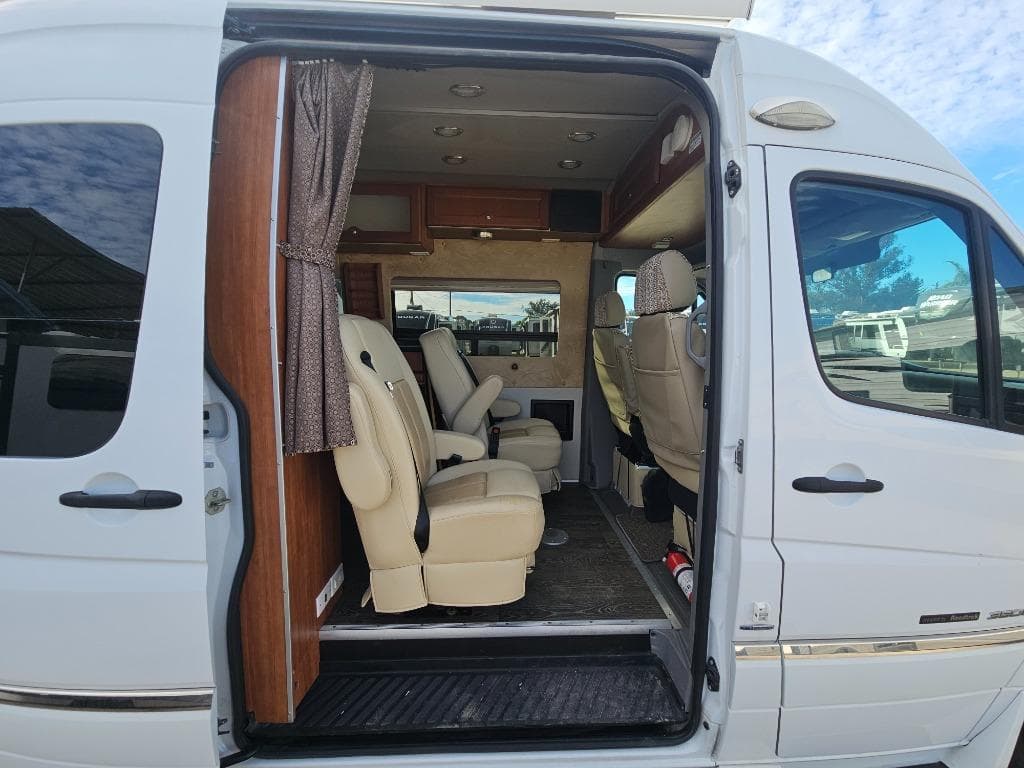 2014 Roadtrek 2014 Roadtrek Adventurous - thumbnail 51