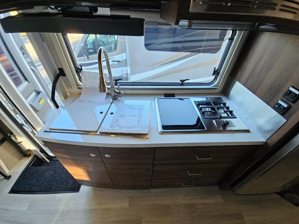 2022 Winnebago 2022 Winnebago View - thumbnail 16