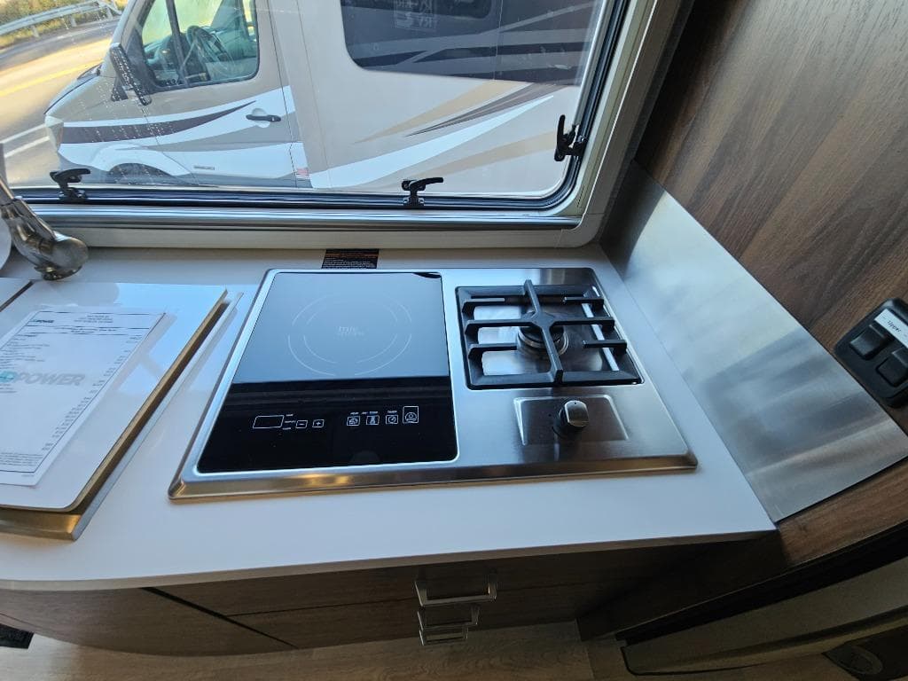 2022 Winnebago 2022 Winnebago View - thumbnail 17