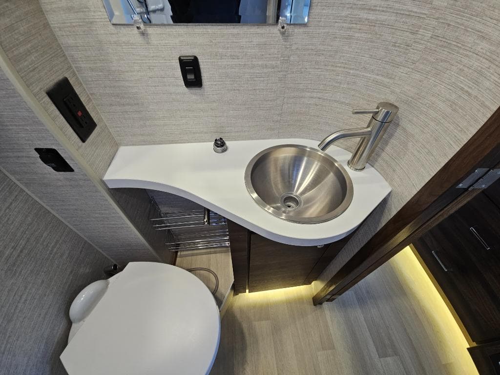 2022 Winnebago 2022 Winnebago View - thumbnail 24