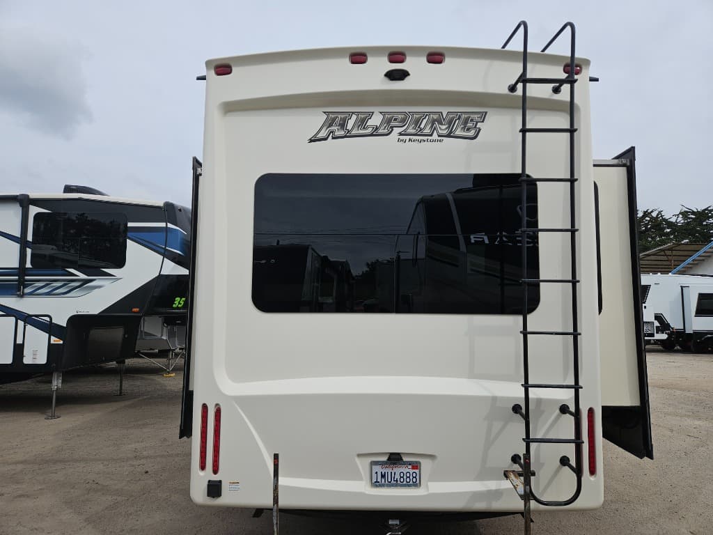 2017 Keystone RV 2017 Keystone RV Alpine - thumbnail 3