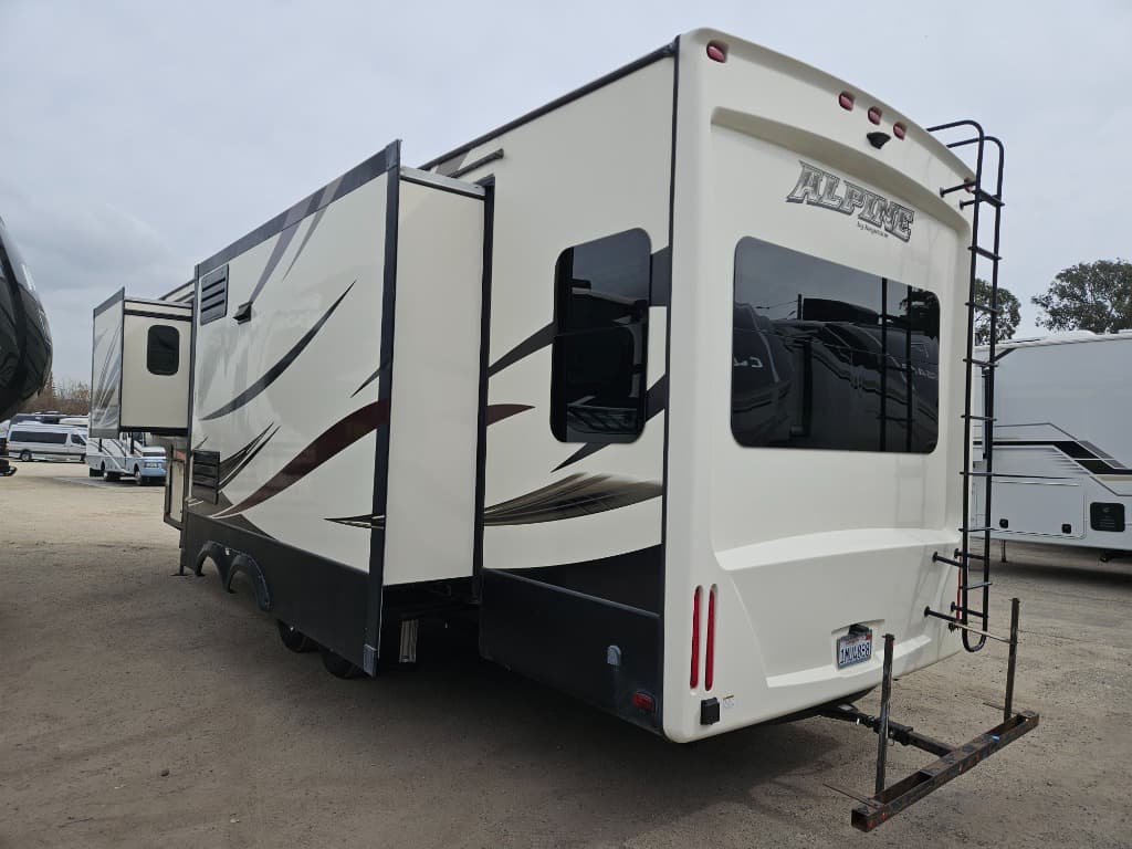2017 Keystone RV 2017 Keystone RV Alpine - thumbnail 4