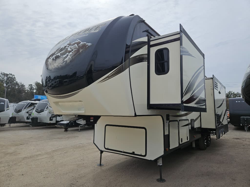 2017 Keystone RV 2017 Keystone RV Alpine - thumbnail 5