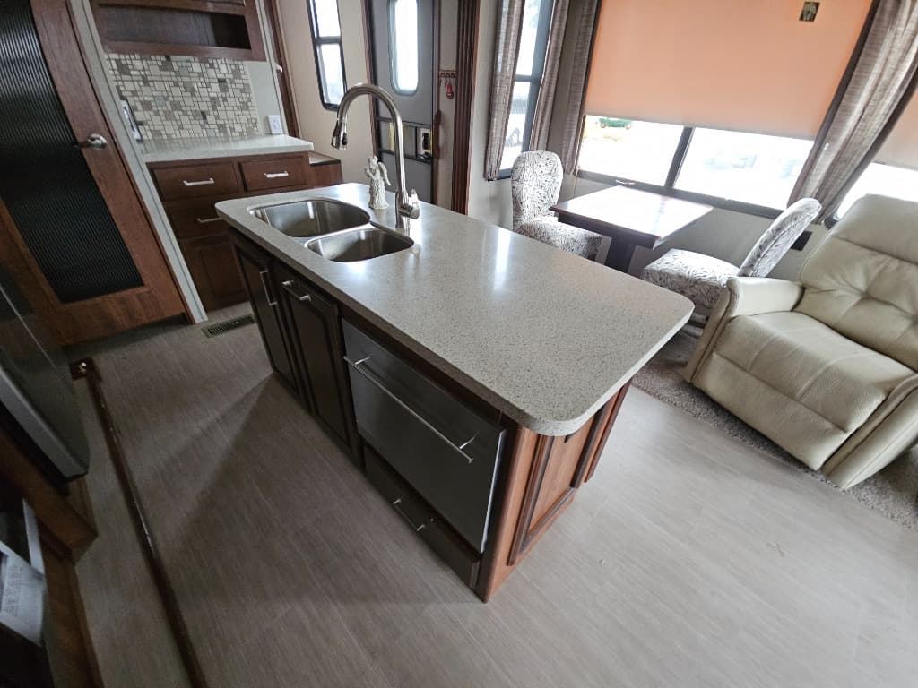 2017 Keystone RV 2017 Keystone RV Alpine - thumbnail 18