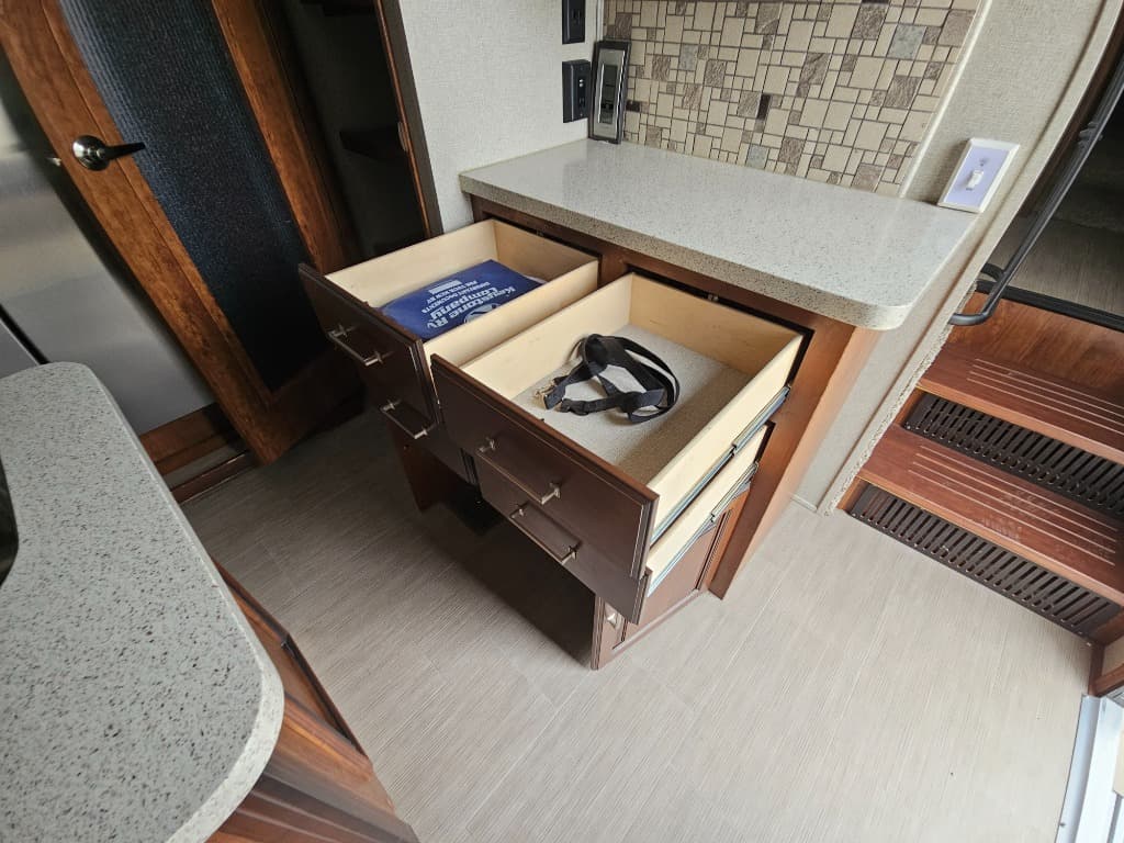 2017 Keystone RV 2017 Keystone RV Alpine - thumbnail 31