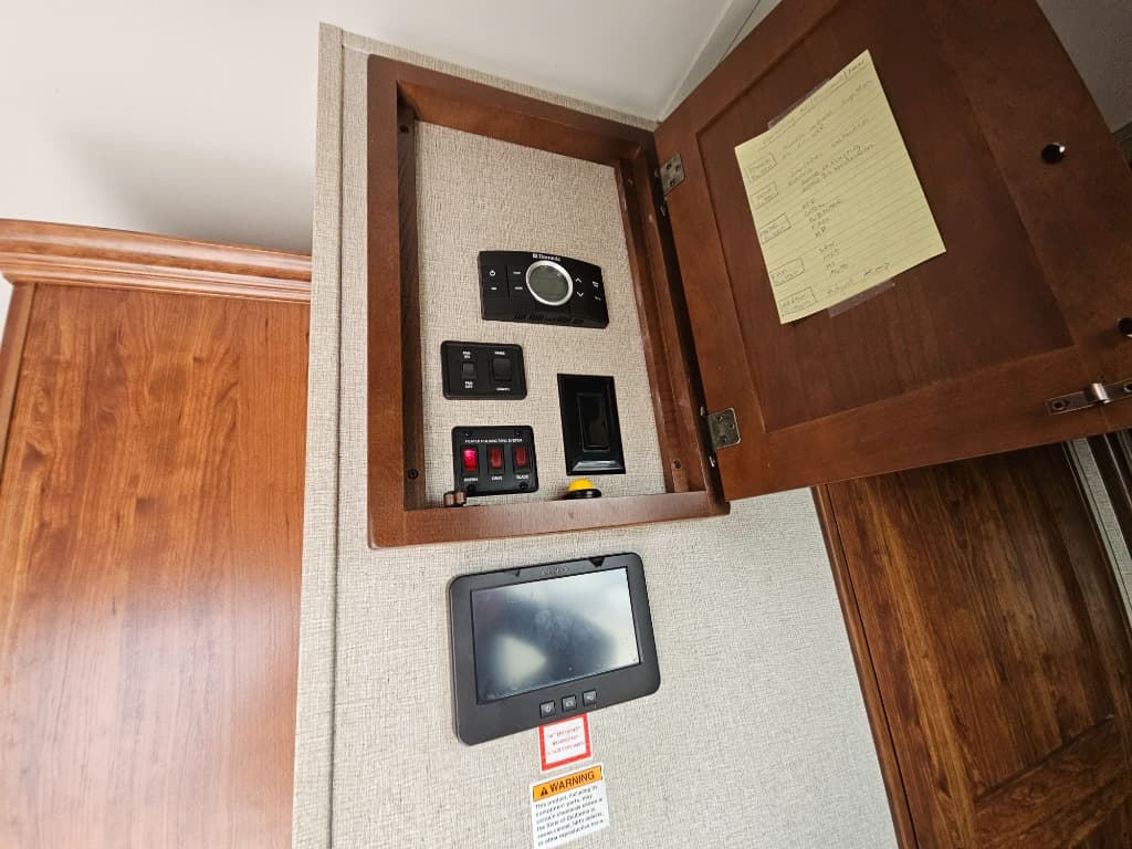 2017 Keystone RV 2017 Keystone RV Alpine - thumbnail 32